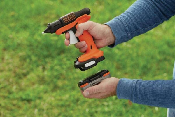 AKU PIŠTOLJ ZA LJEPILO 12V 1.5AH Black&Decker BDCGG12S1