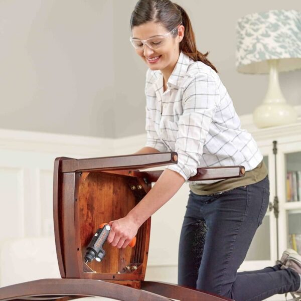 ODVIJAČ 3,6V U METALNOJ KUTIJI Black&Decker BDCSFL20A98