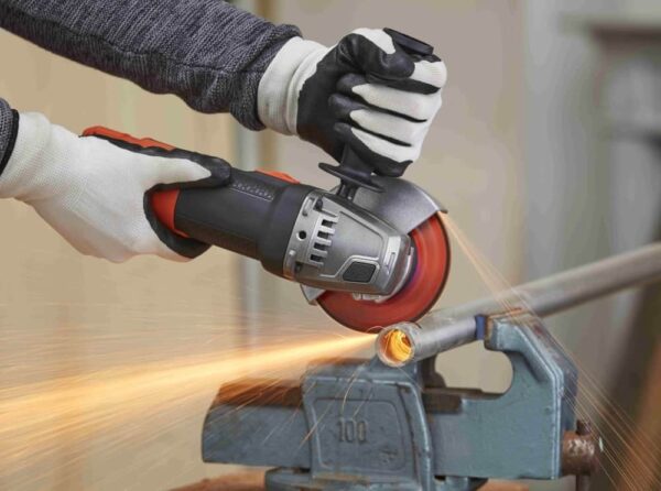 KUTNA BRUSILICA 800 W 125 mm Black&Decker BEG120