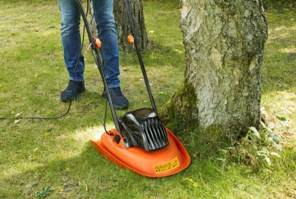 Električna kosilica 1200W 30cm Black&Decker BEMWH551