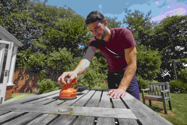 ROTACIJSKA BRUSILICA 230W 125MM Black&Decker BEW210