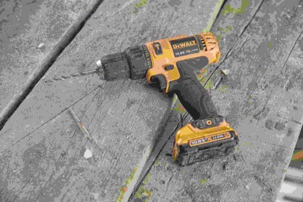 KOMPAKTNA UDARNA BUŠILICA XR Li-Ion 10,8V Dewalt DCD716D2