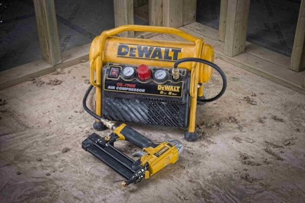 KOMPRESOR 1100W, 6L, 230V Dewalt DPC6MRC