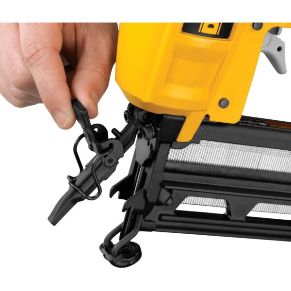 PNEUMATSKA ČAVLERICA 64 MM 16 GA Dewalt DPN1664
