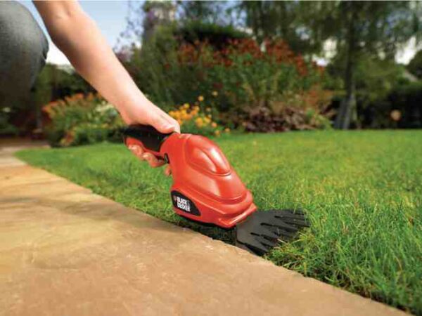 Akumulatorske škare za živicu 3,6V Black&Decker GSL200