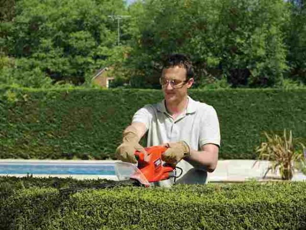 Škare za živicu 420W 45cm Black&Decker GT4245
