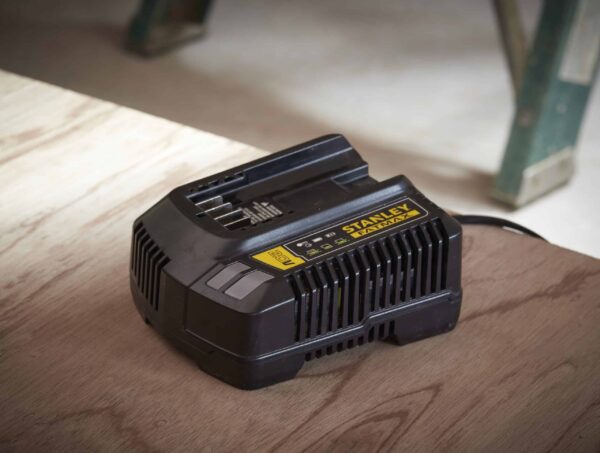 PUNJAČ SFM V20 4A 18V Stanley SFMCB14